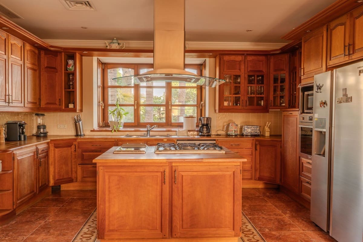 6 quarto Moradia para venda em Marbella com piscina garagem - 7 500 000 € (Ref: 9552410)