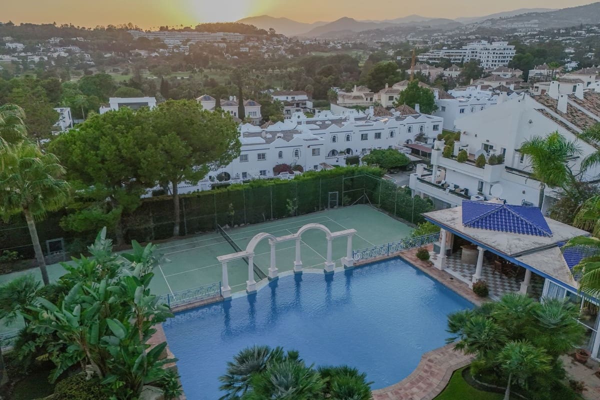 6 quarto Moradia para venda em Marbella com piscina garagem - 7 500 000 € (Ref: 9552410)