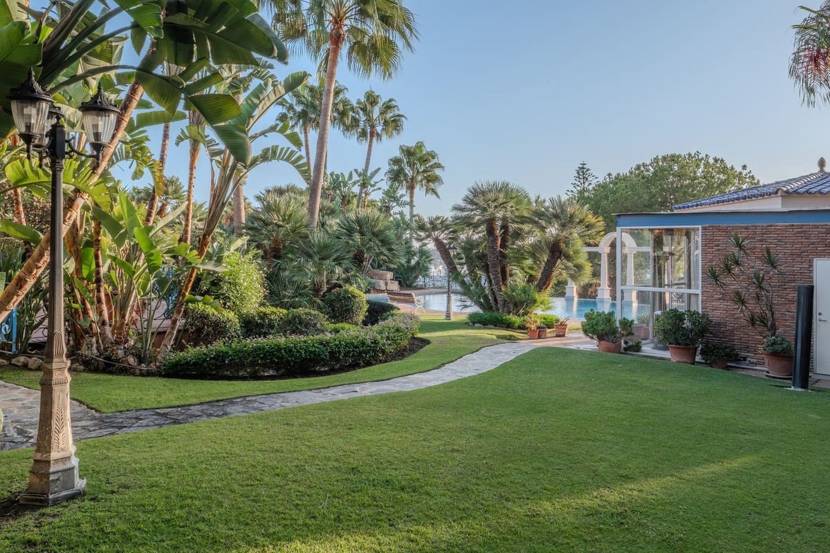 6 quarto Moradia para venda em Marbella com piscina garagem - 7 500 000 € (Ref: 9552410)