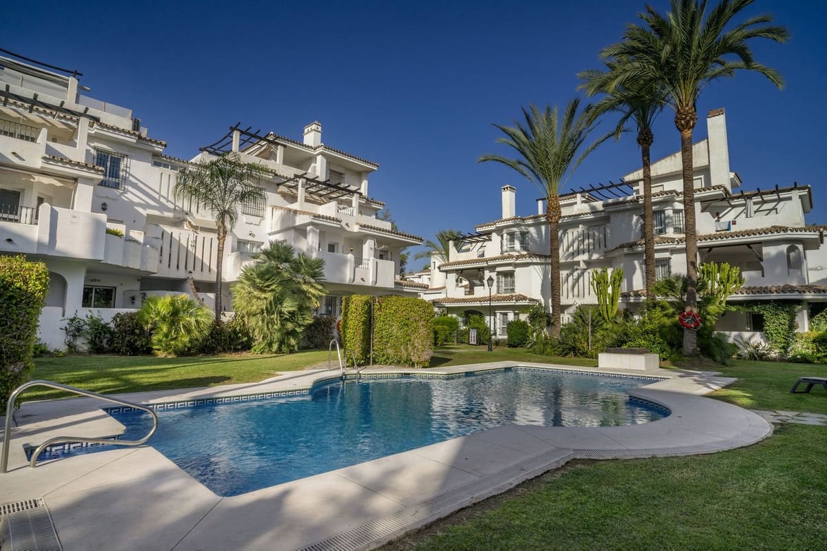 3 sovrum Lägenhet till salu i Marbella - 595 000 € (Ref: 9552411)