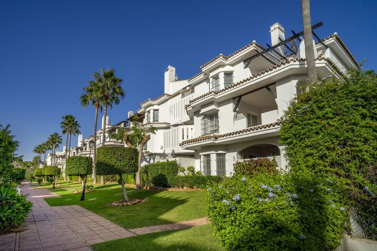 3 sovrum Lägenhet till salu i Marbella - 595 000 € (Ref: 9552411)