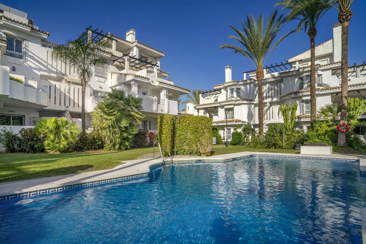 3 sovrum Lägenhet till salu i Marbella - 595 000 € (Ref: 9552411)