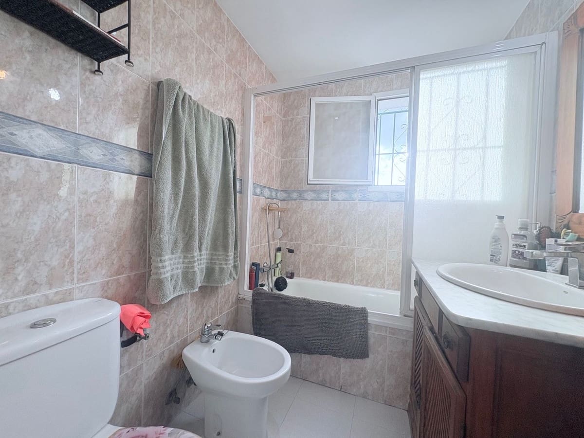 4 sypialnia Willa na sprzedaż w Marbella z basenem - 449 000 € (Ref: 9552686)