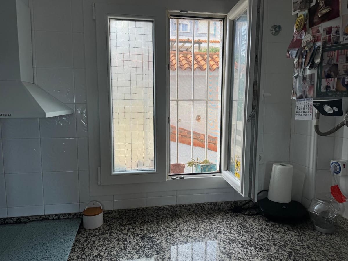 3 makuuhuone Asunto myytävänä paikassa Manilva mukana uima-altaan 
autotalli - 350 000 € (Ref: 9558723)