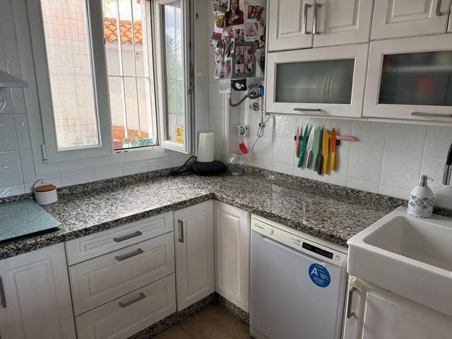 3 makuuhuone Asunto myytävänä paikassa San Luis de Sabinillas, Manilva mukana uima-altaan 
autotalli - 350 000 € (Ref: 9558723)