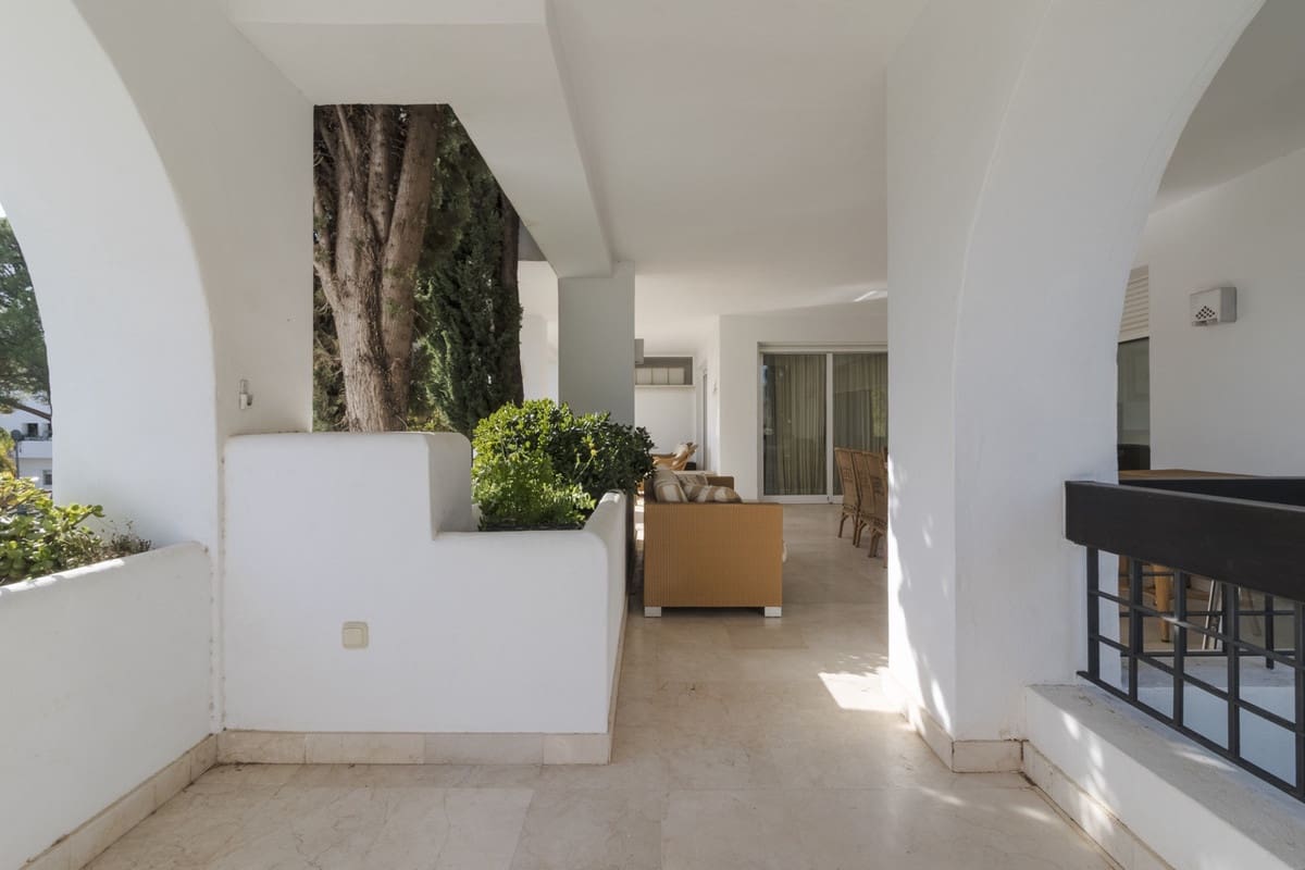 Piso de 3 habitaciones en Marbella en venta con piscina garaje - 550.000 € (Ref: 9559057)