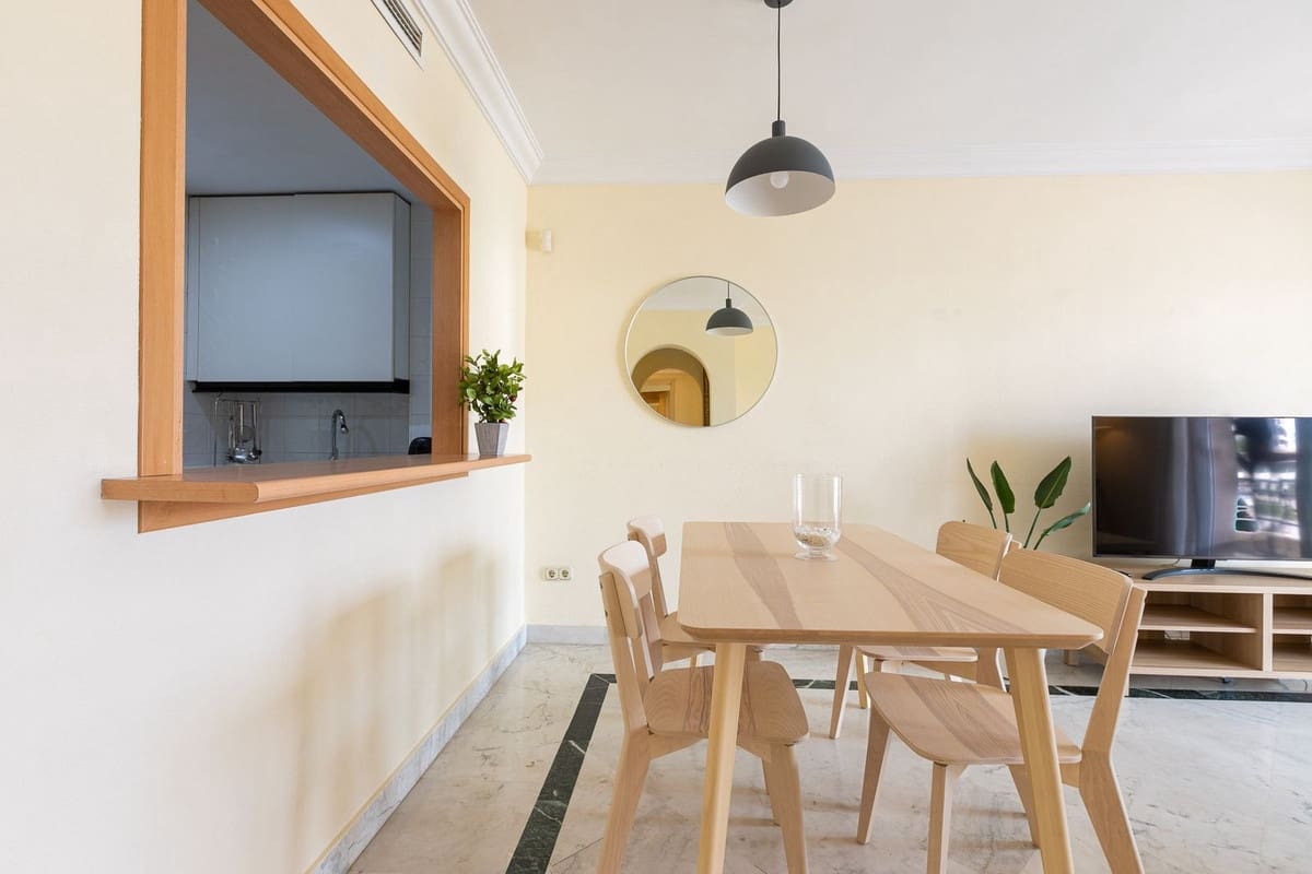 2 soverom Leilighet til salgs i Marbella med svømmebasseng garasje - € 595 000 (Ref: 9559060)