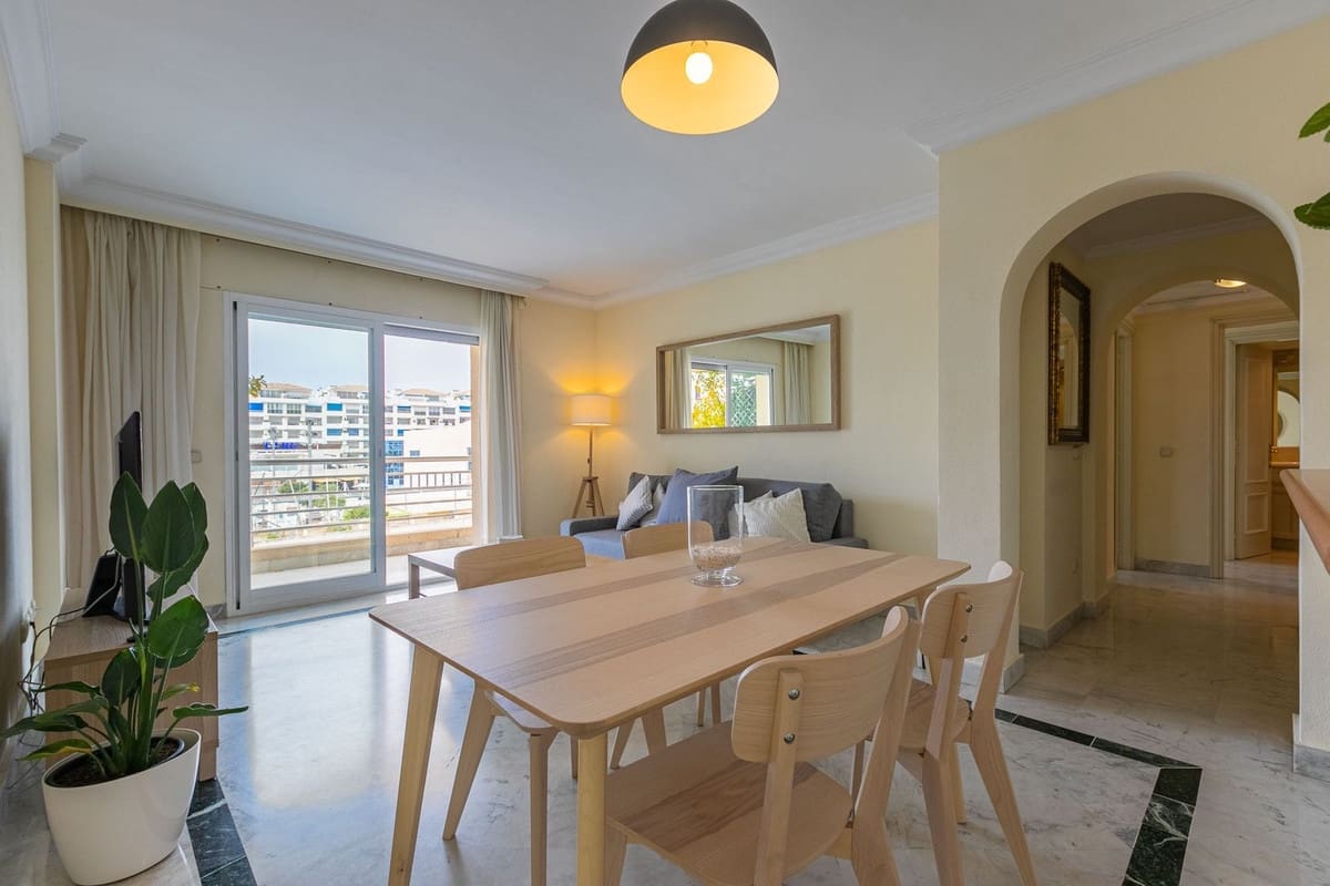 2 soverom Leilighet til salgs i Marbella med svømmebasseng garasje - € 595 000 (Ref: 9559060)