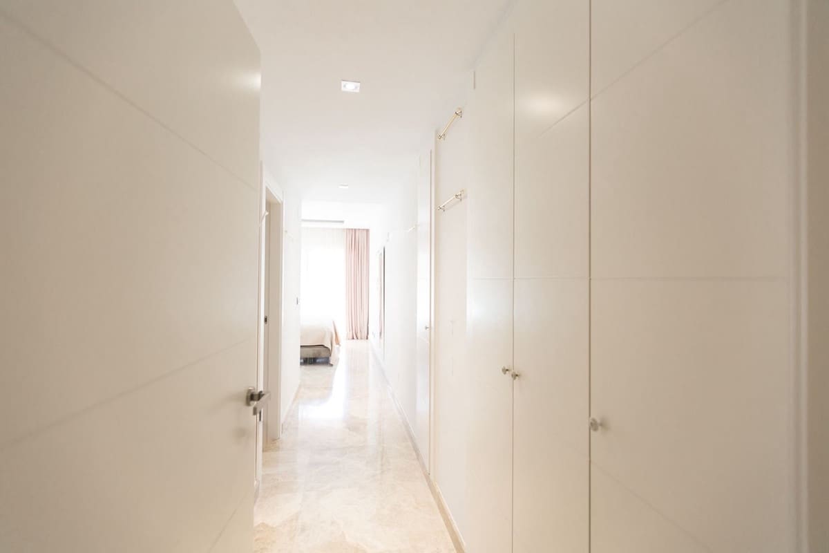 2 sypialnia Mieszkanie na sprzedaż w Marbella z basenem garażem - 699 000 € (Ref: 9559063)