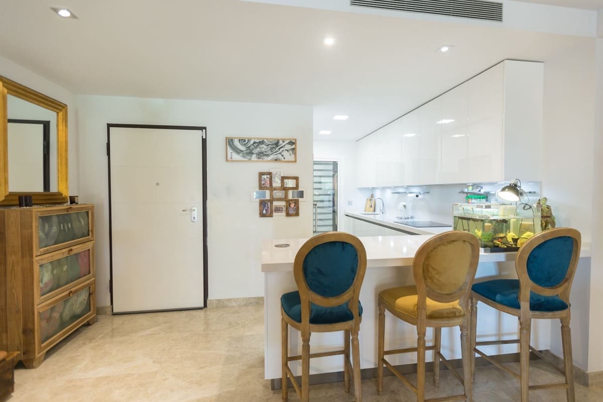 2 sypialnia Mieszkanie na sprzedaż w Marbella z basenem garażem - 699 000 € (Ref: 9559063)