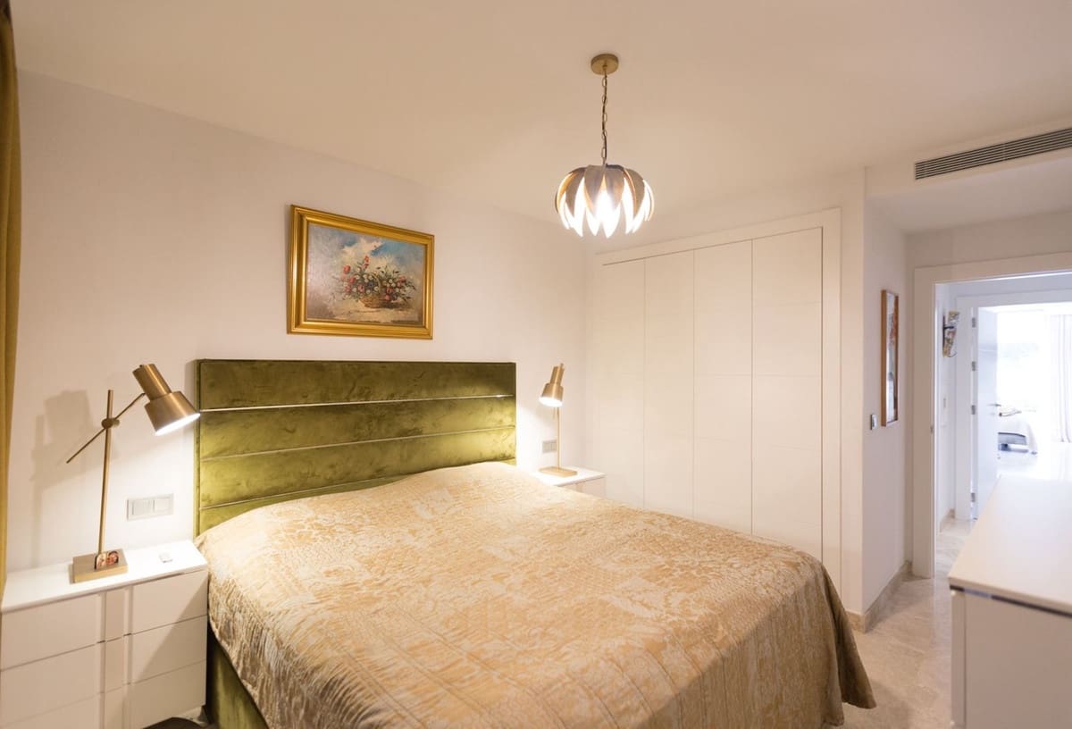 2 sypialnia Mieszkanie na sprzedaż w Marbella z basenem garażem - 699 000 € (Ref: 9559063)