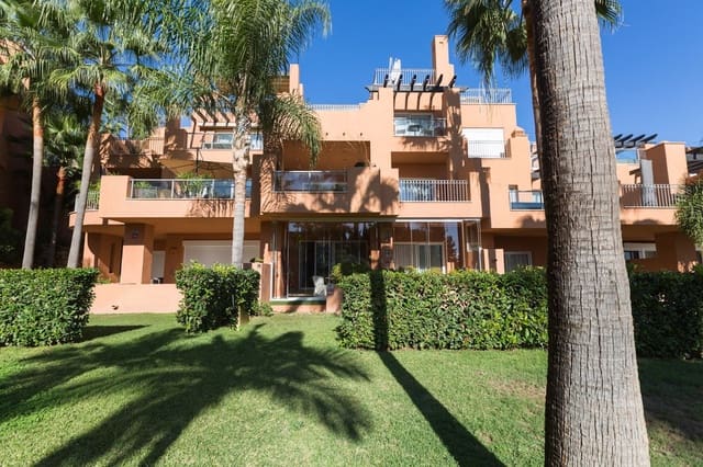 2 slaapkamer Flat te koop in Las Brisas, Marbella met zwembad garage - € 699.000 (Ref: 9559063)
