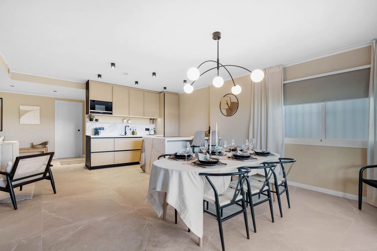 4 sovrum Lägenhet till salu i Marbella med pool garage - 695 000 € (Ref: 9559065)