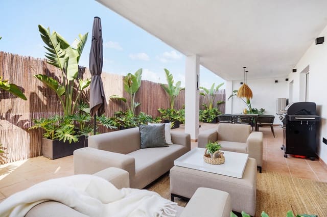 4 makuuhuone Asunto myytävänä paikassa Las Brisas, Marbella mukana uima-altaan 
autotalli - 695 000 € (Ref: 9559065)