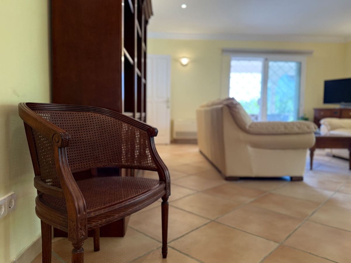 3 soveværelse Villa til salg i Marbella med garage - € 649.000 (Ref: 9559369)