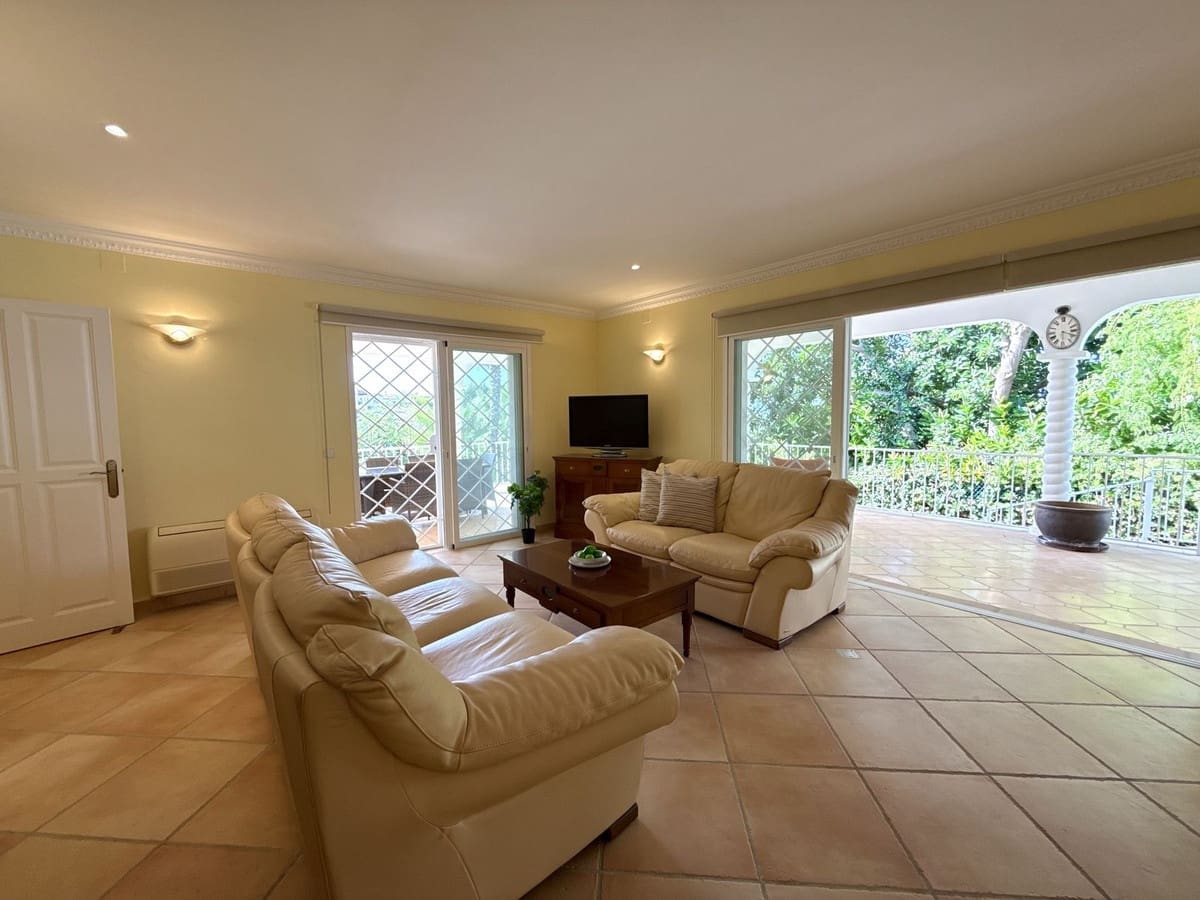 3 soveværelse Villa til salg i Marbella med garage - € 649.000 (Ref: 9559369)