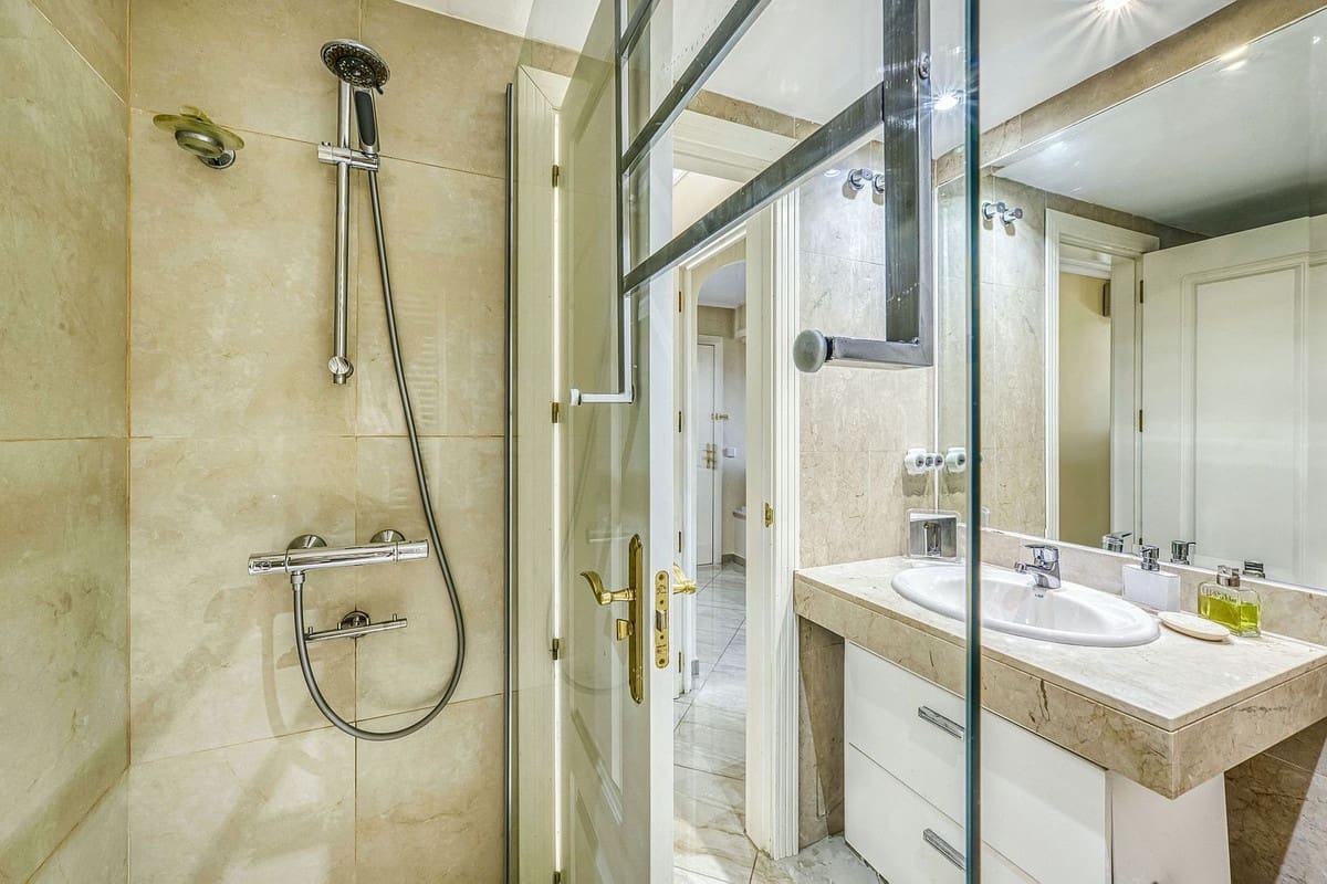 2 Zimmer Wohnung zu verkaufen in Marbella mit Pool Garage - 495.000 € (Ref: 9559370)