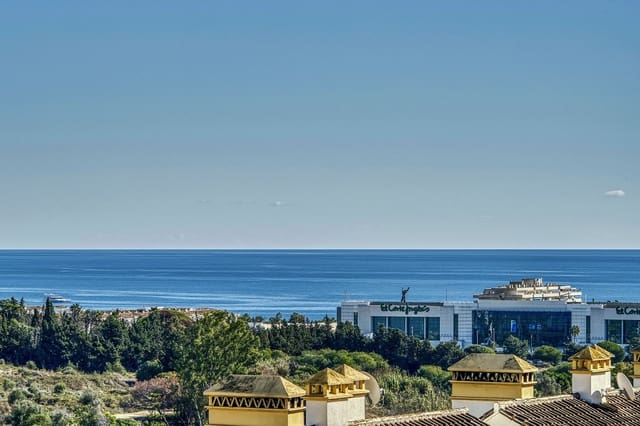 2 soverom Leilighet til salgs i Nueva Andalucía Centro, Marbella med svømmebasseng garasje - € 495 000 (Ref: 9559370)