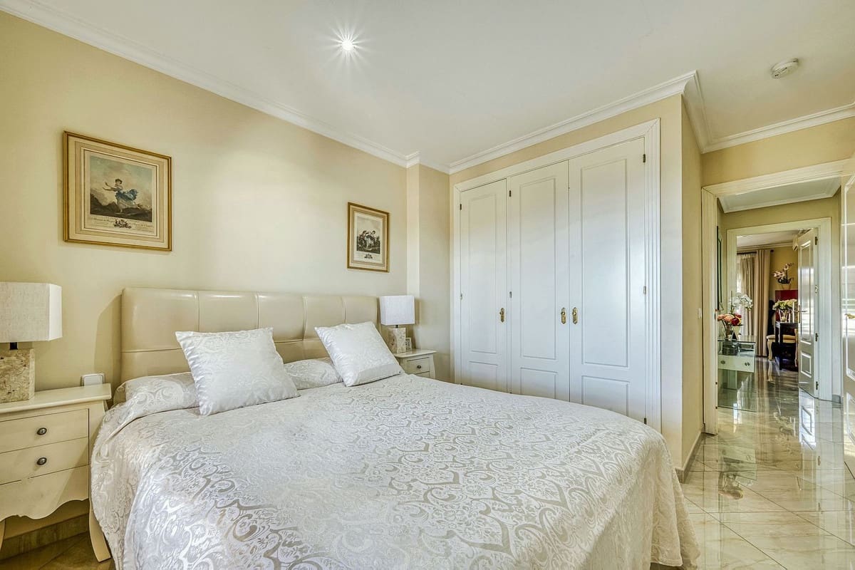 2 Zimmer Wohnung zu verkaufen in Marbella mit Pool Garage - 495.000 € (Ref: 9559370)