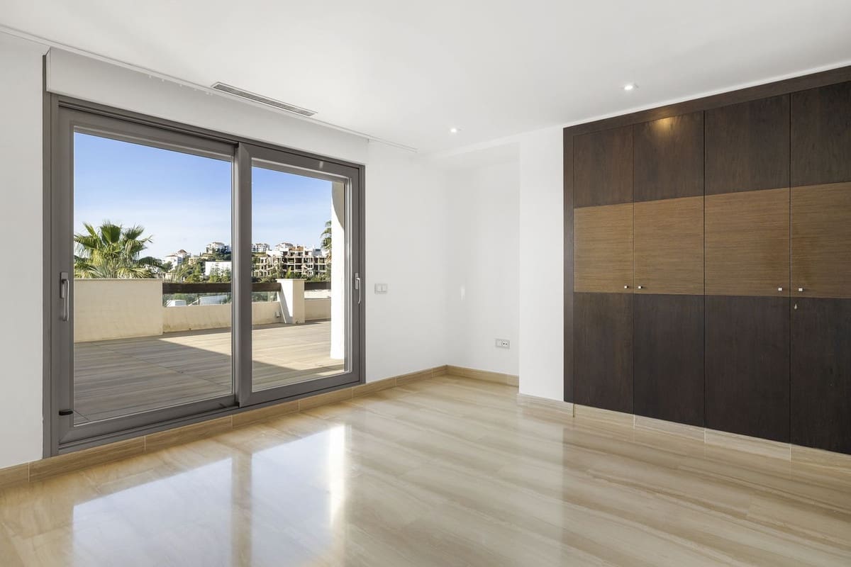 3 Zimmer Wohnung zu verkaufen in Benahavis mit Garage - 995.000 € (Ref: 9559372)