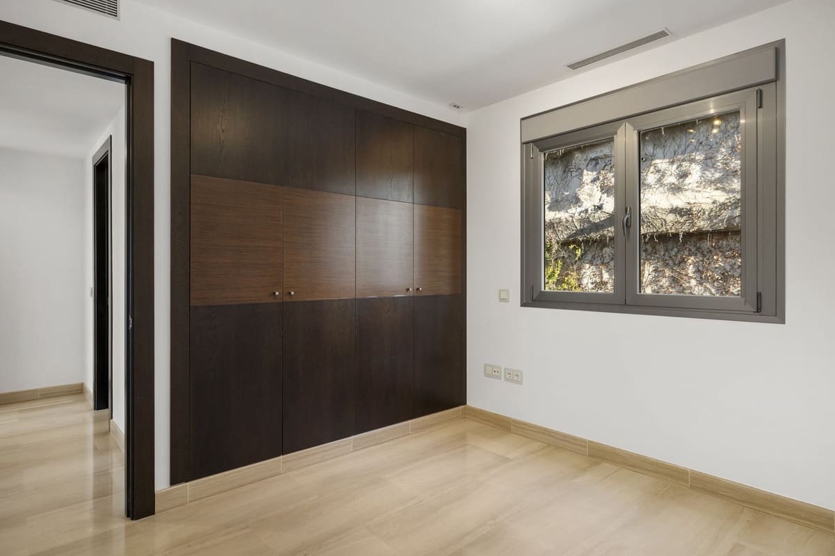 3 Zimmer Wohnung zu verkaufen in Benahavis mit Garage - 995.000 € (Ref: 9559372)