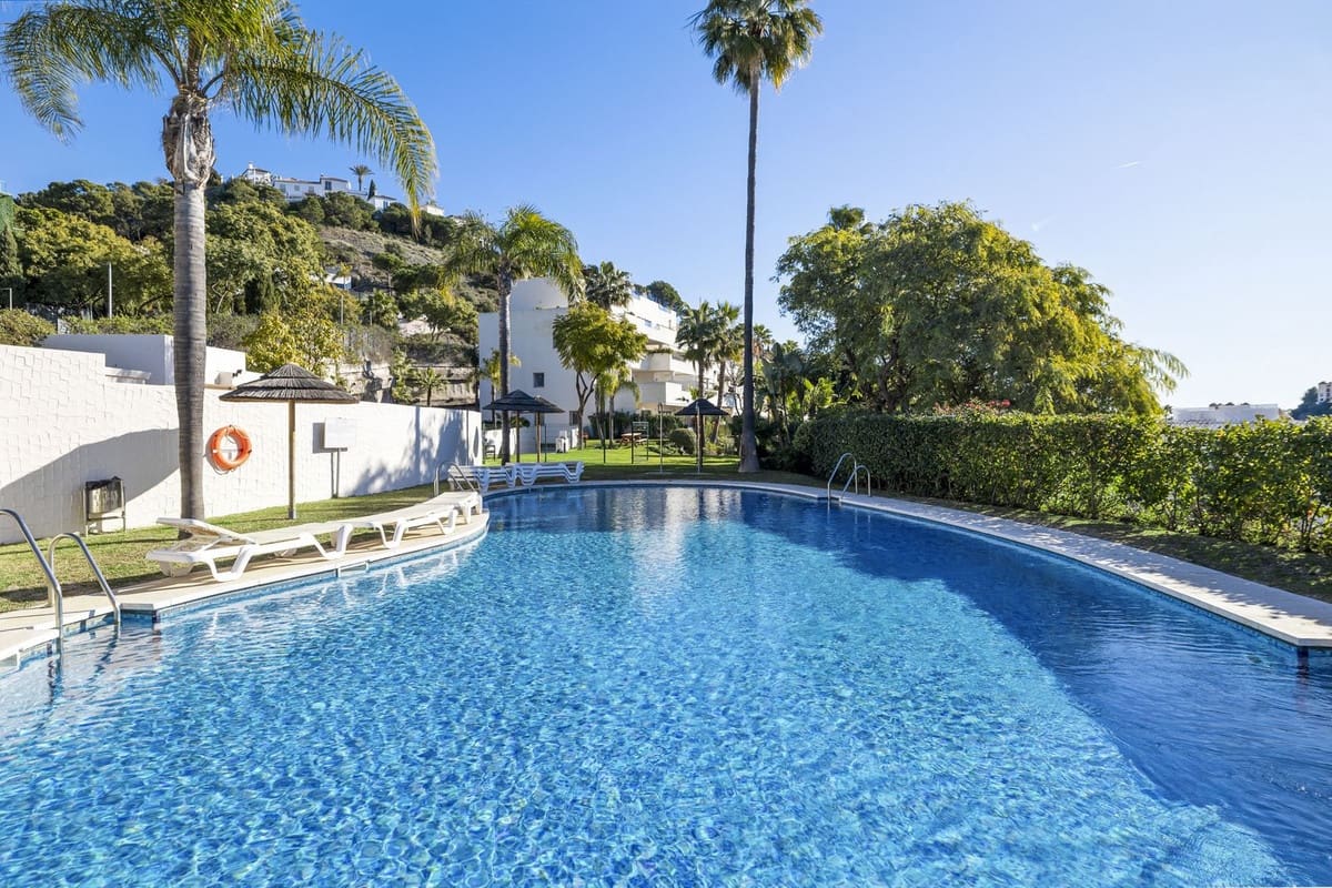 3 Zimmer Wohnung zu verkaufen in Benahavis mit Garage - 995.000 € (Ref: 9559372)