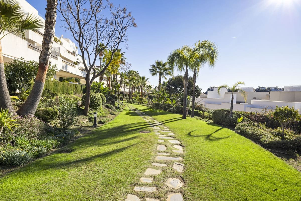 3 Zimmer Wohnung zu verkaufen in Benahavis mit Garage - 995.000 € (Ref: 9559372)