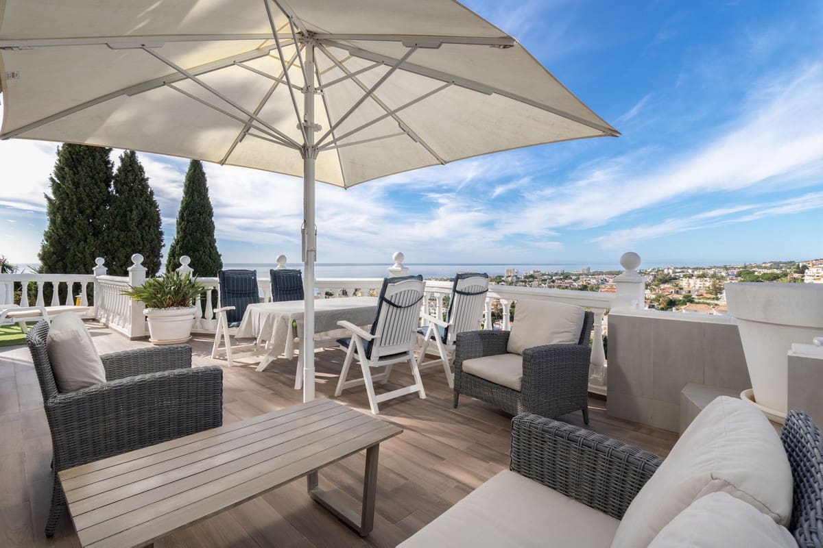 5 soverom Villa til salgs i Mijas med svømmebasseng garasje - € 1 650 000 (Ref: 9559373)