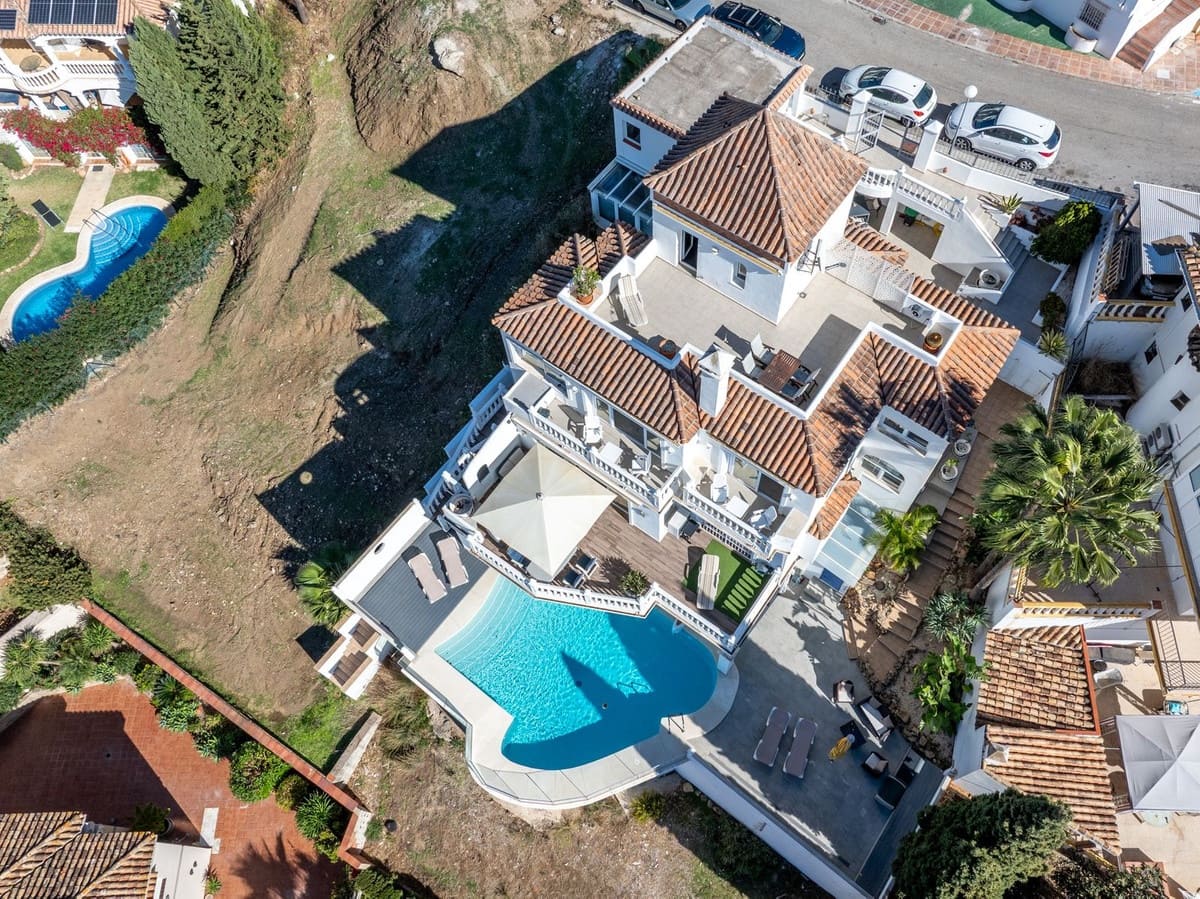 5 soverom Villa til salgs i Mijas med svømmebasseng garasje - € 1 650 000 (Ref: 9559373)