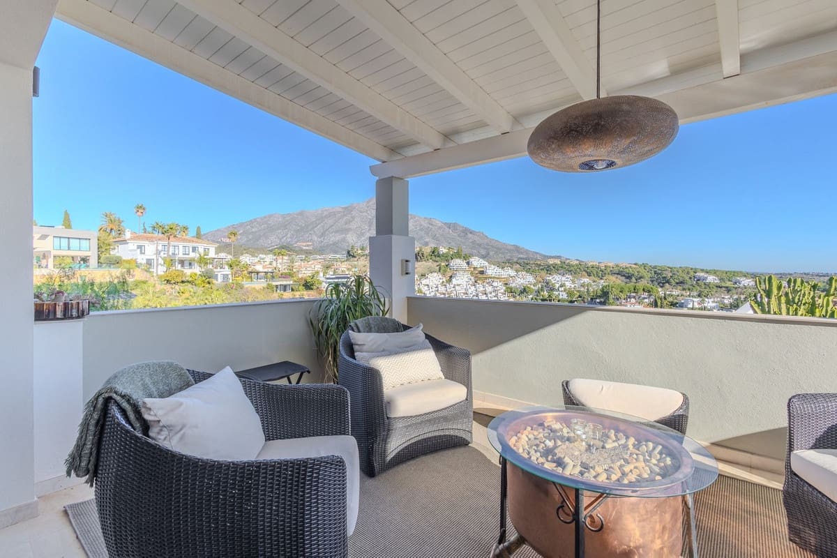 4 sovrum Villa till salu i Marbella med pool garage - 2 395 000 € (Ref: 9562250)