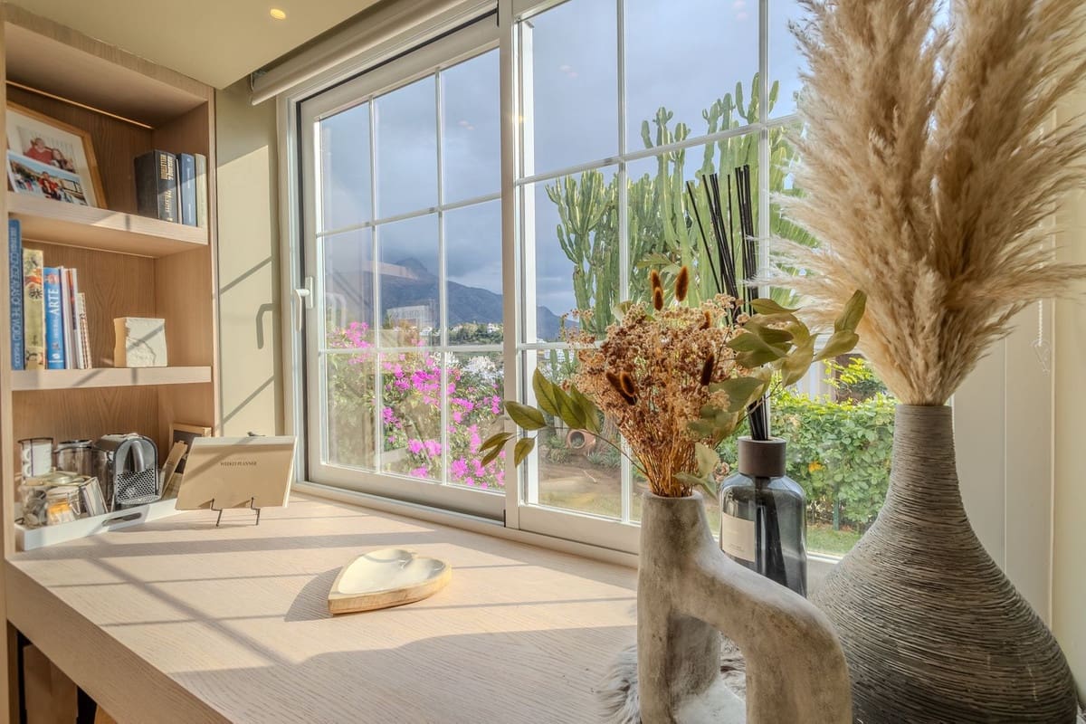 4 sovrum Villa till salu i Marbella med pool garage - 2 395 000 € (Ref: 9562250)