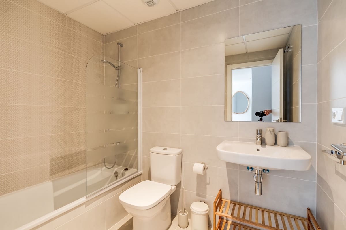 2 sovrum Lägenhet till salu i Estepona med pool garage - 475 000 € (Ref: 9562251)