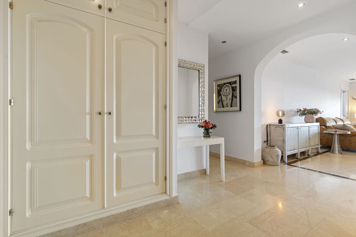 3 soveværelse Lejlighed til salg i Benahavis med swimmingpool garage - € 690.000 (Ref: 9562253)