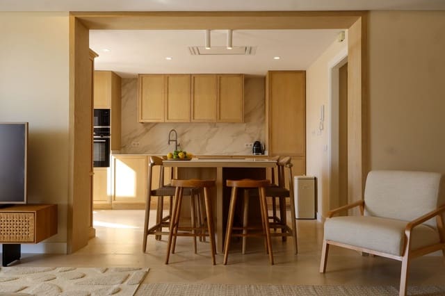 3 makuuhuone Asunto myytävänä paikassa Río Real, Marbella mukana uima-altaan - 1 390 000 € (Ref: 9562254)