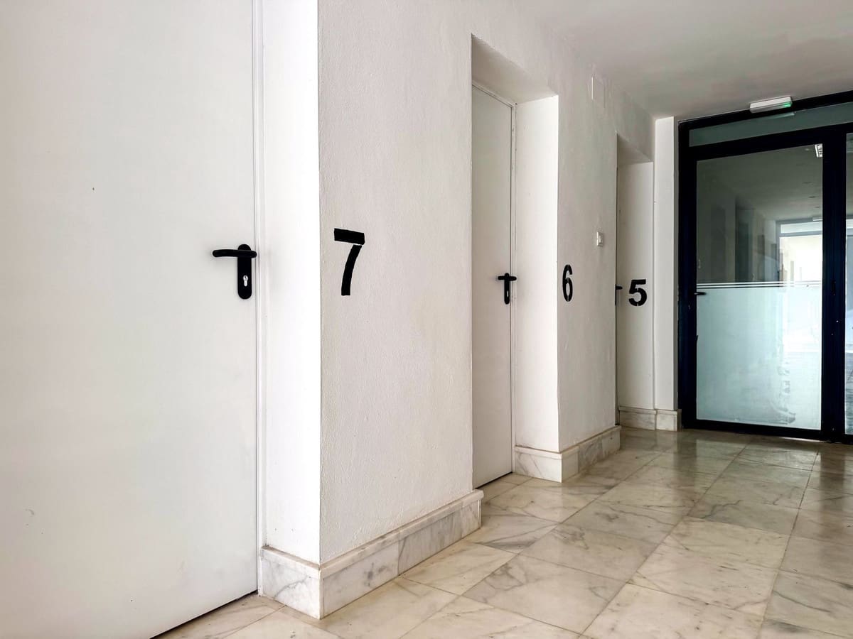 3 makuuhuone Asunto myytävänä paikassa Marbella mukana uima-altaan - 1 390 000 € (Ref: 9562254)