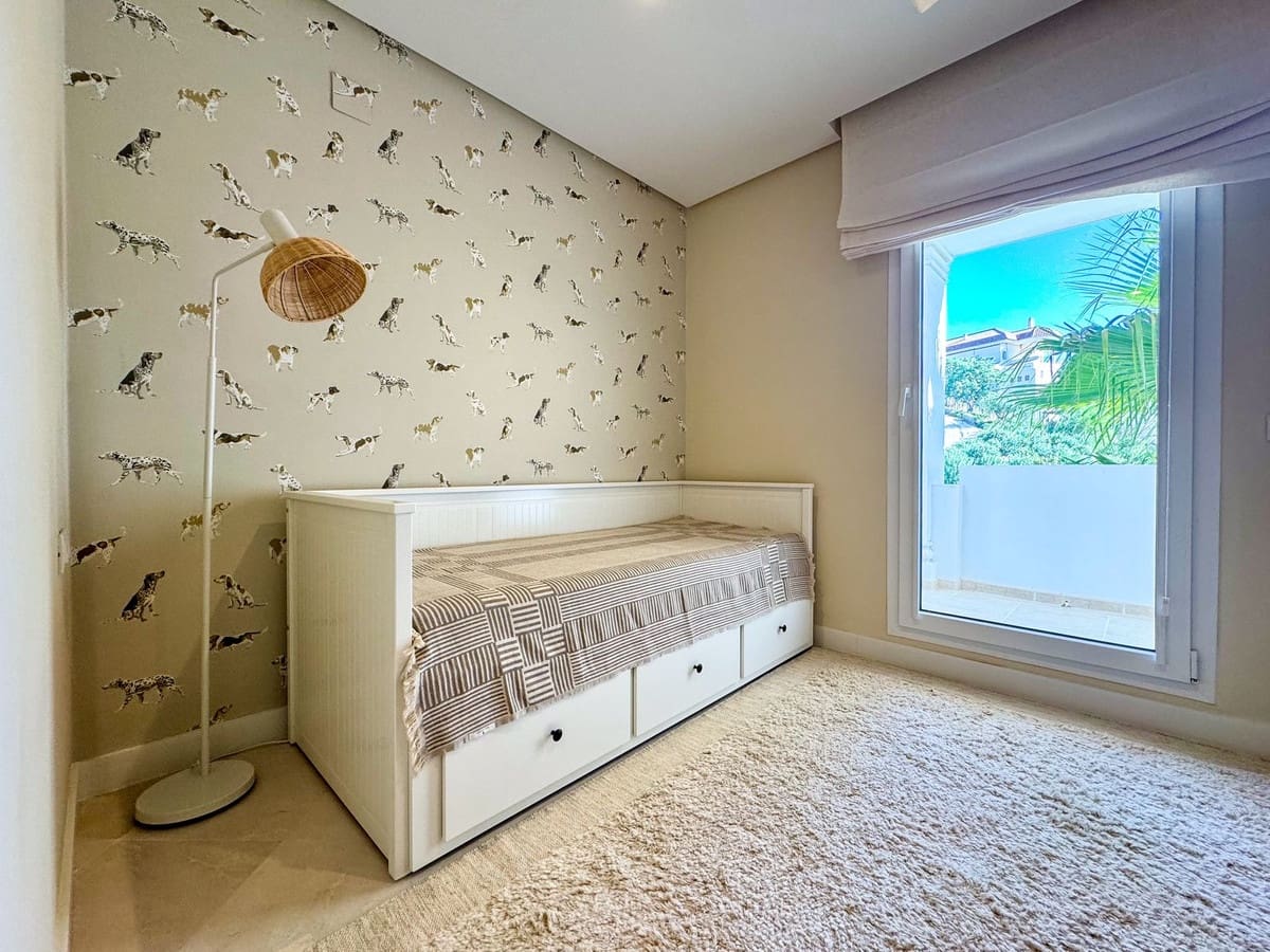 3 makuuhuone Asunto myytävänä paikassa Marbella mukana uima-altaan - 1 390 000 € (Ref: 9562254)