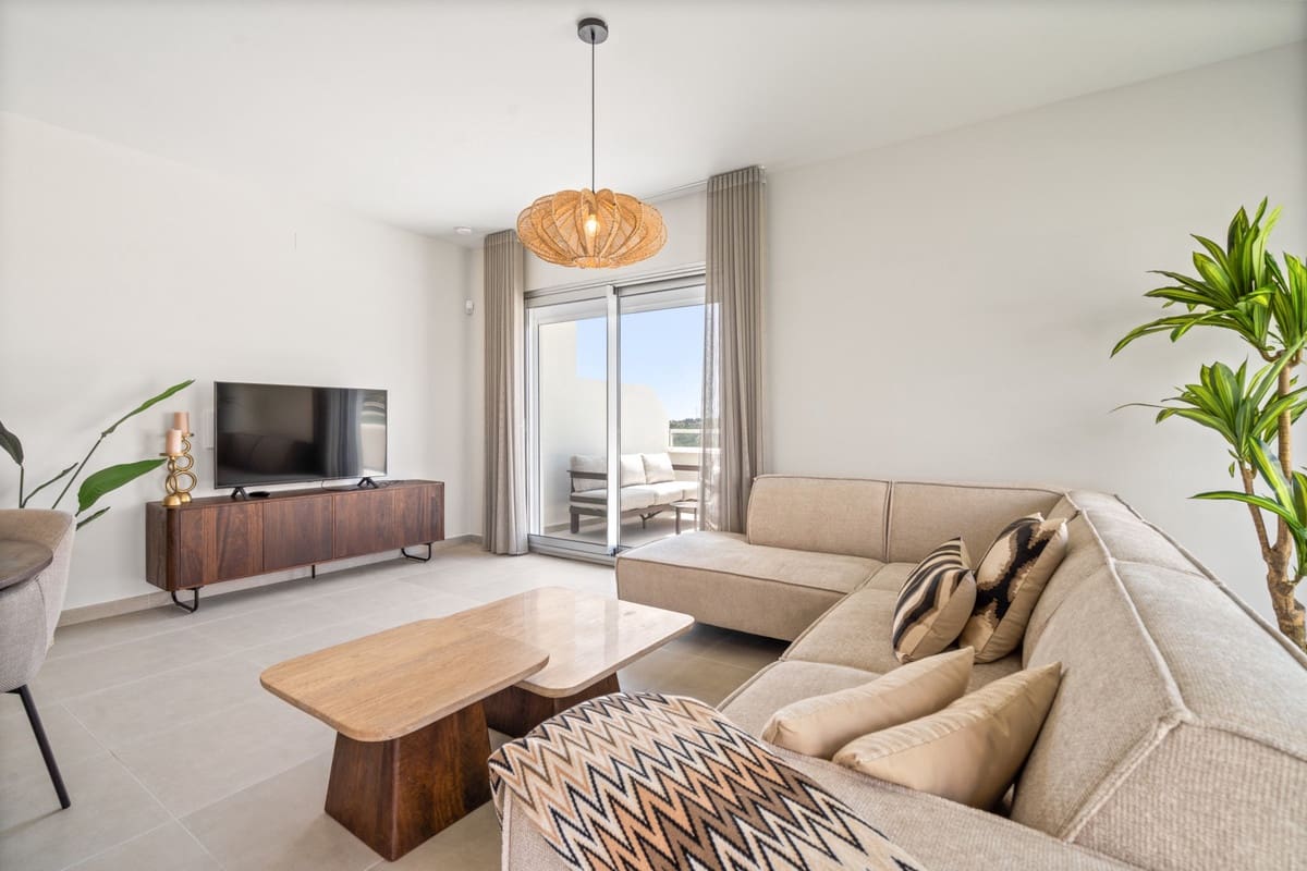 2 soveværelse Lejlighed til salg i New Golden Mile med swimmingpool garage - € 550.000 (Ref: 9562257)