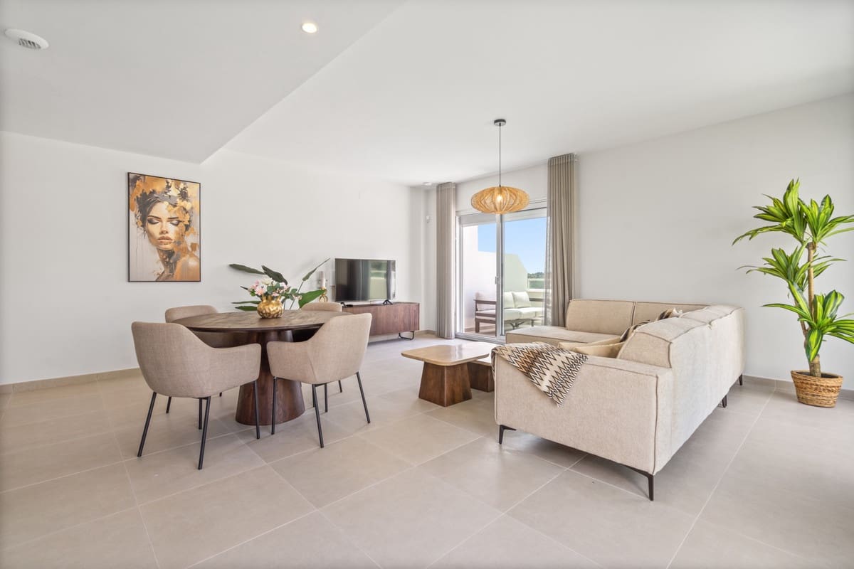 2 soveværelse Lejlighed til salg i New Golden Mile med swimmingpool garage - € 550.000 (Ref: 9562257)