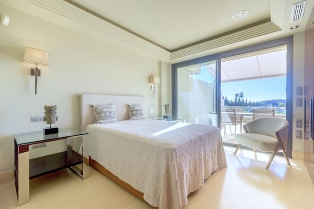 2 sypialnia Mieszkanie na sprzedaż w Las Brisas, Marbella z basenem garażem - 1 050 000 € (Ref: 9562259)