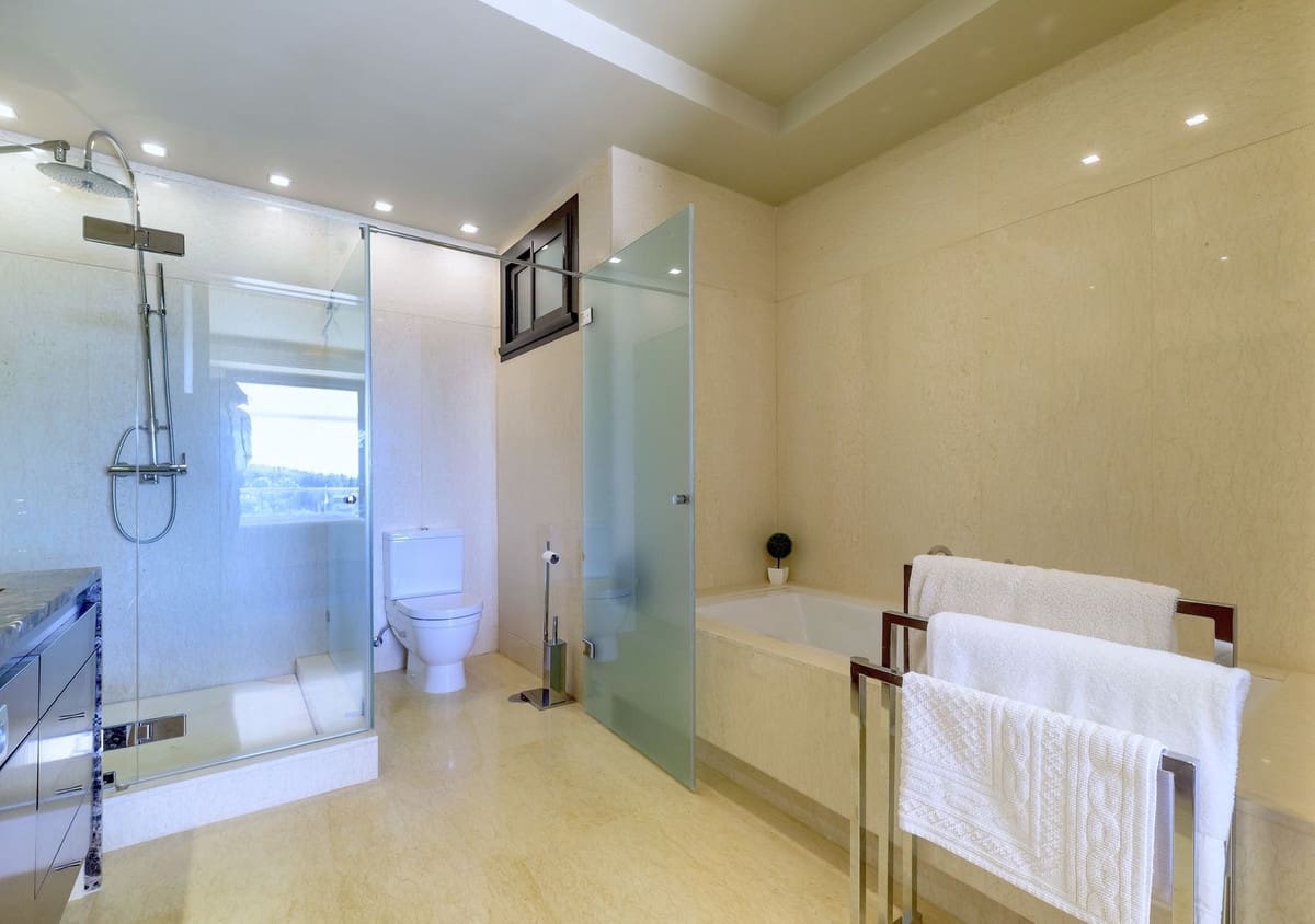 2 Zimmer Wohnung zu verkaufen in Marbella mit Pool Garage - 1.050.000 € (Ref: 9562259)