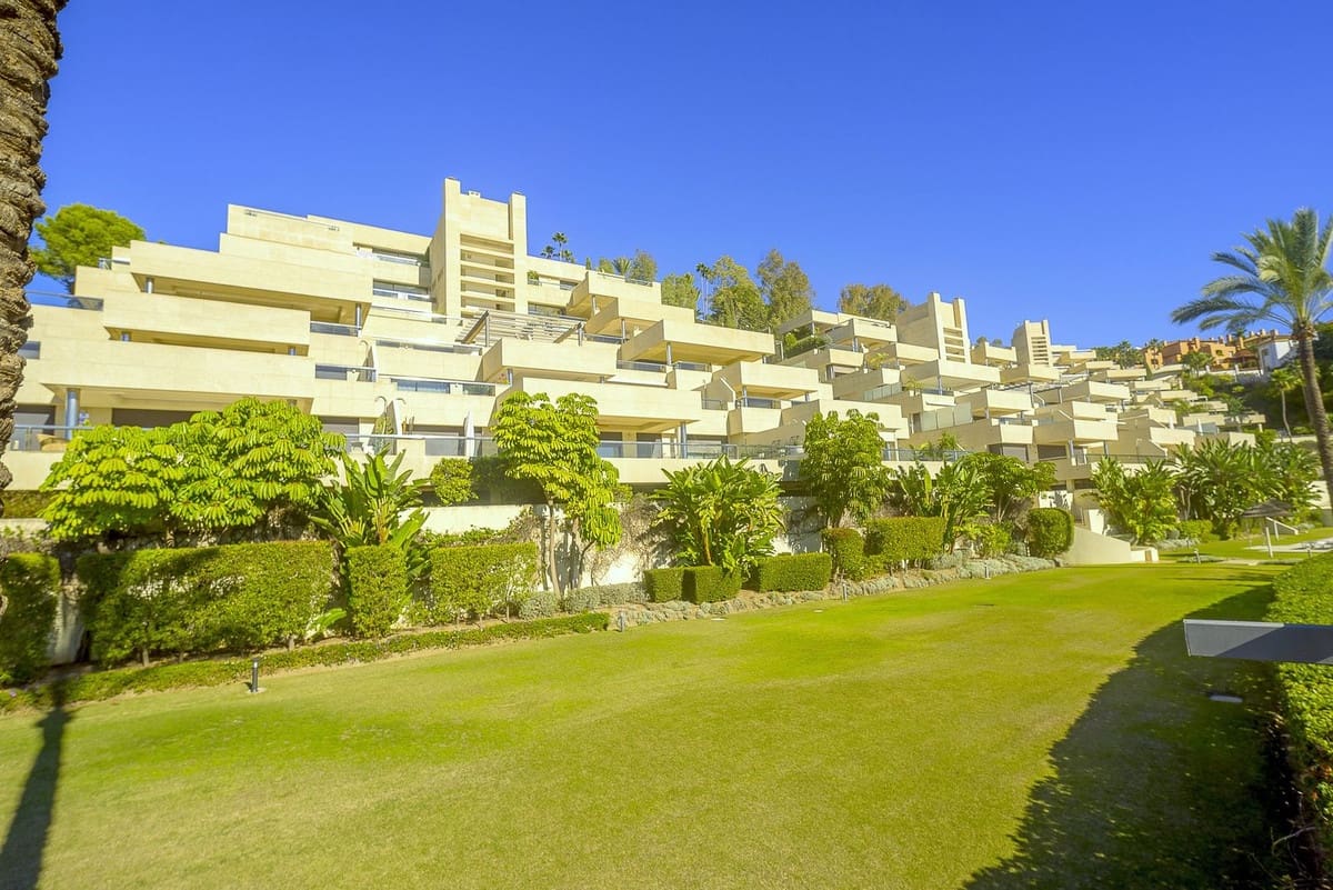 2 Zimmer Wohnung zu verkaufen in Marbella mit Pool Garage - 1.050.000 € (Ref: 9562259)