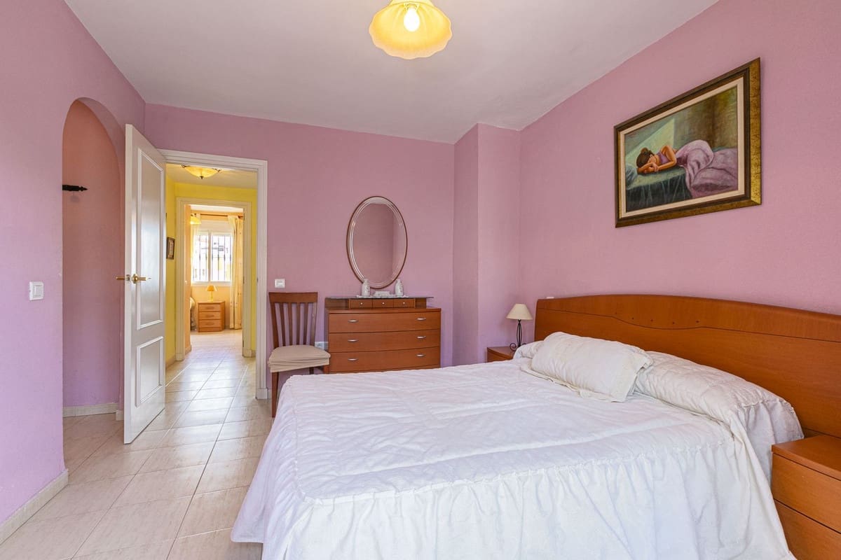 Chalet de 6 habitaciones en Marbella en venta con garaje - 610.000 € (Ref: 9562260)