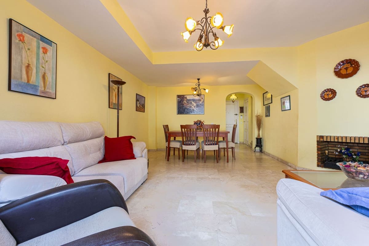 Chalet de 6 habitaciones en Marbella en venta con garaje - 610.000 € (Ref: 9562260)