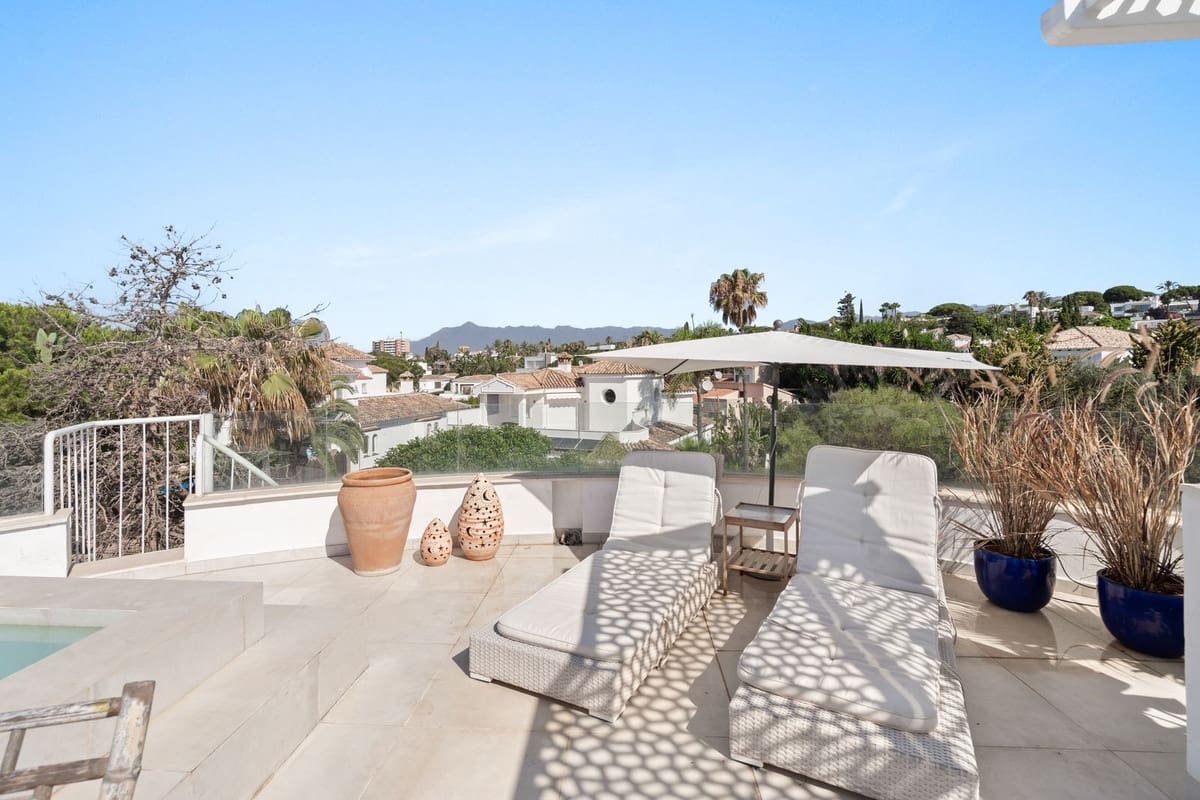 3 soveværelse Villa til salg i Marbella med swimmingpool garage - € 1.595.000 (Ref: 9562262)