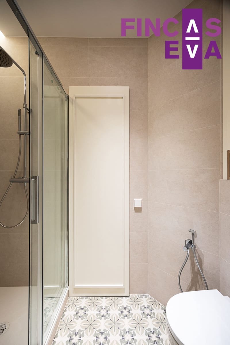 2 bedroom Flat for sale in Barcelona city - € 795,000 (Ref: 9563812)