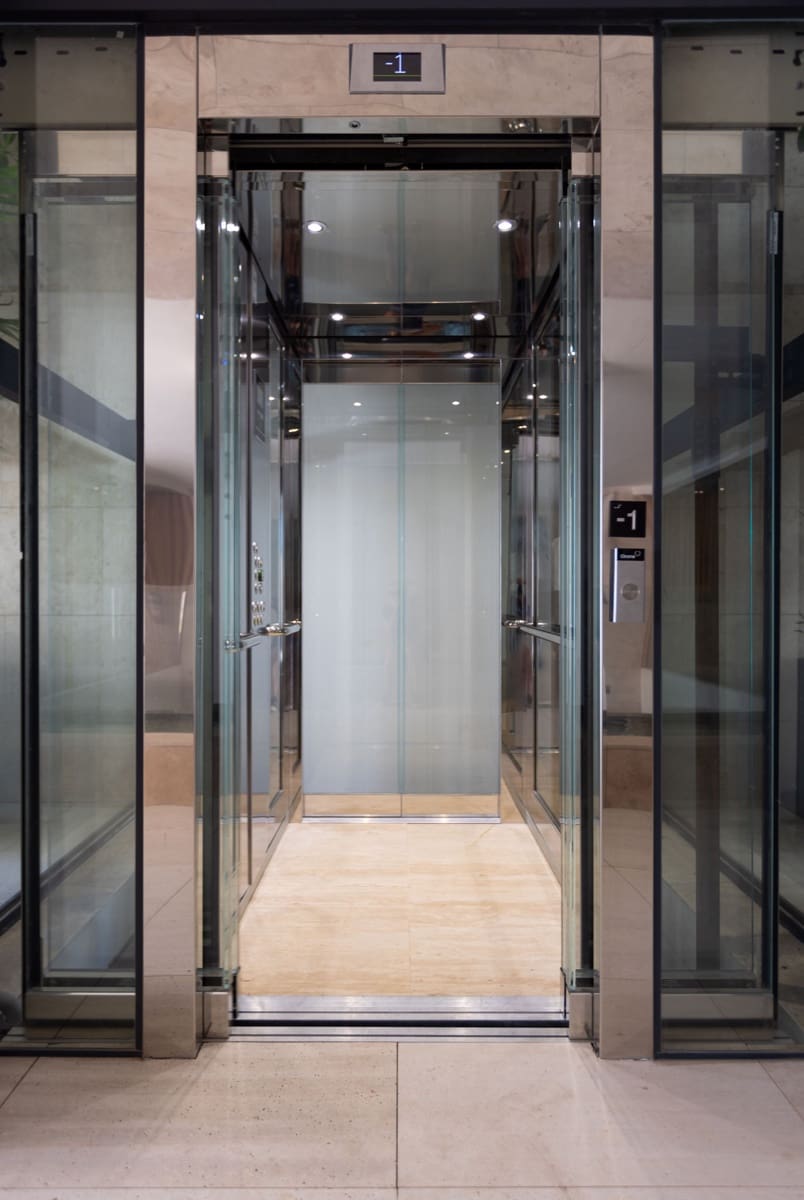 2 makuuhuone Asunto myytävänä paikassa Estepona mukana uima-altaan - 2 310 000 € (Ref: 9564108)