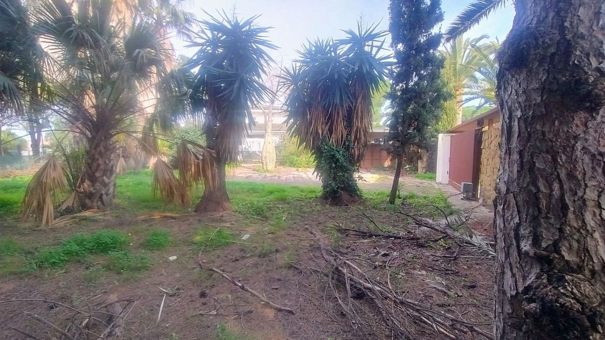 Building Plot for sale in Marbella - € 1,300,000 (Ref: 9565717)