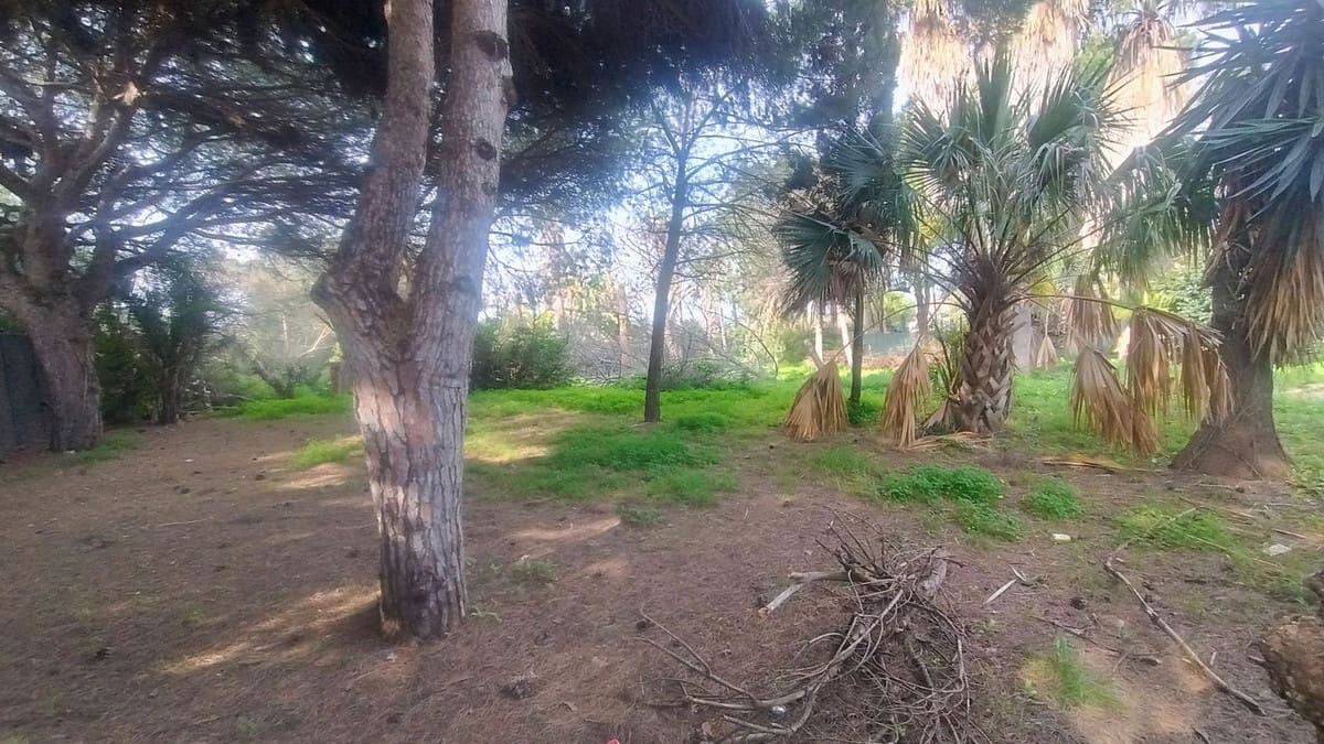 Building Plot for sale in Marbella - € 1,300,000 (Ref: 9565717)