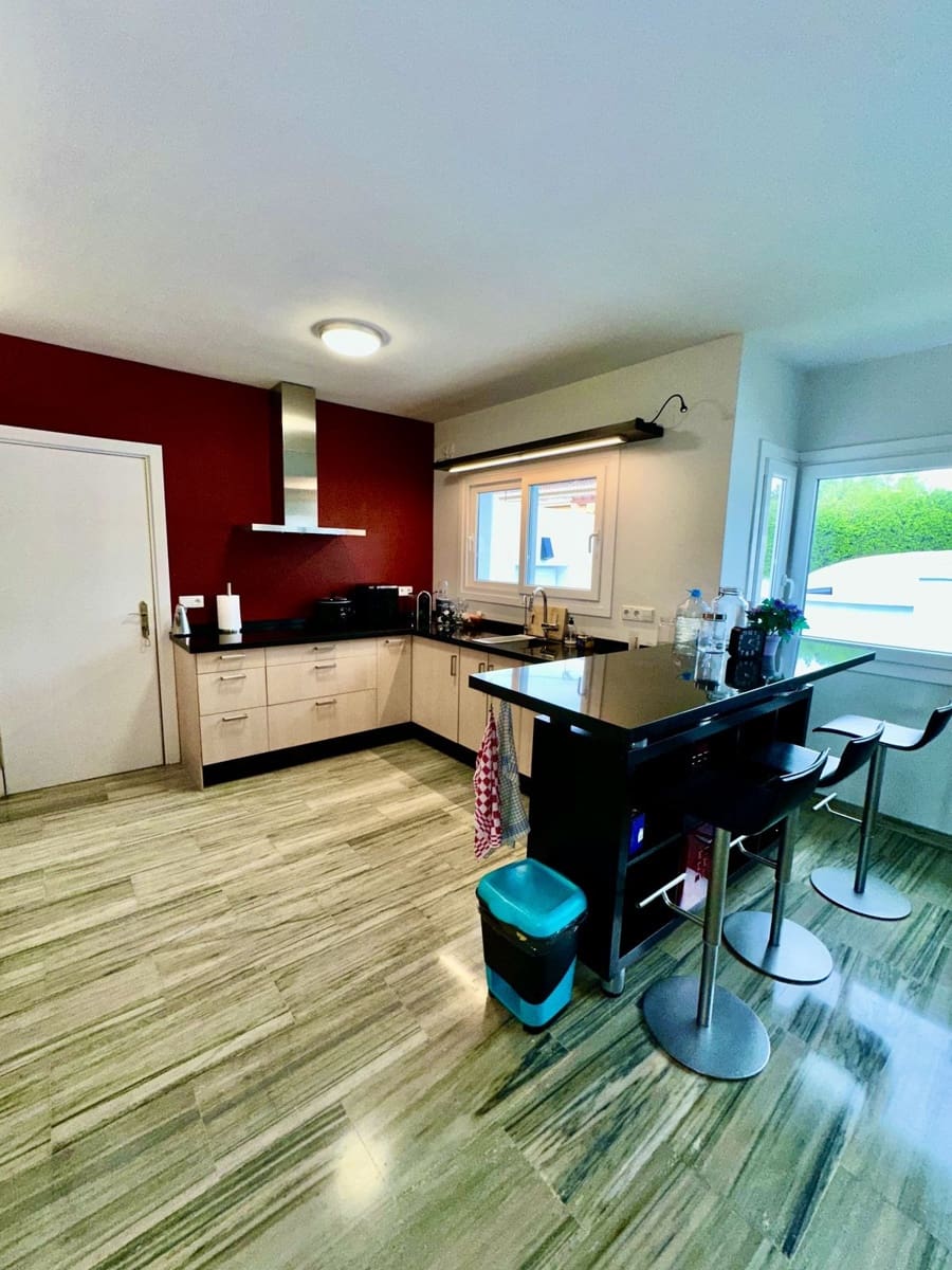 3 soverom Villa til salgs i Marbella med svømmebasseng garasje - € 1 350 000 (Ref: 9566296)