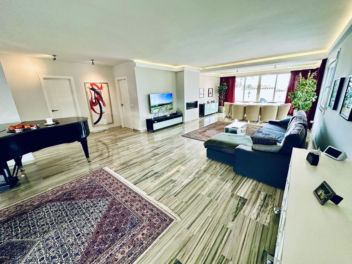 3 soverom Villa til salgs i Marbella med svømmebasseng garasje - € 1 350 000 (Ref: 9566296)